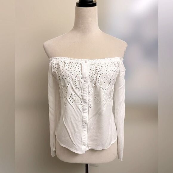 Em & Elle White Off the shoulder Blouse w/ Buttons & Cut Outs (Size: LG) - Picture 2 of 8